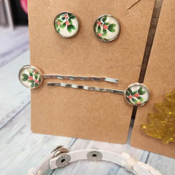 Christmas Jewelry Bundle - Picture 2 of 8